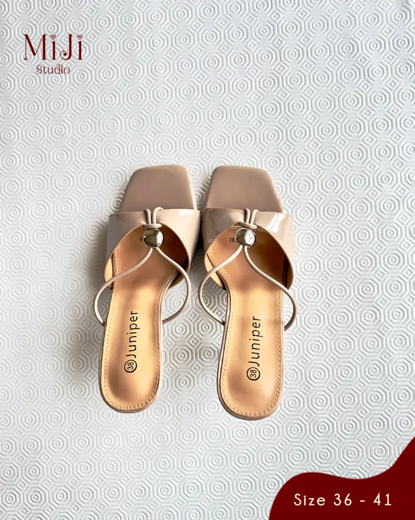Kika Khaki 2.webp